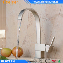 Grifo de lavabo de cocina de cobre de Beelee con manija única